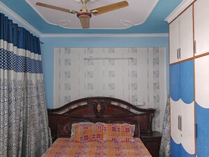 Room in 3 BHK Apartment at Sector 20 – for Sale