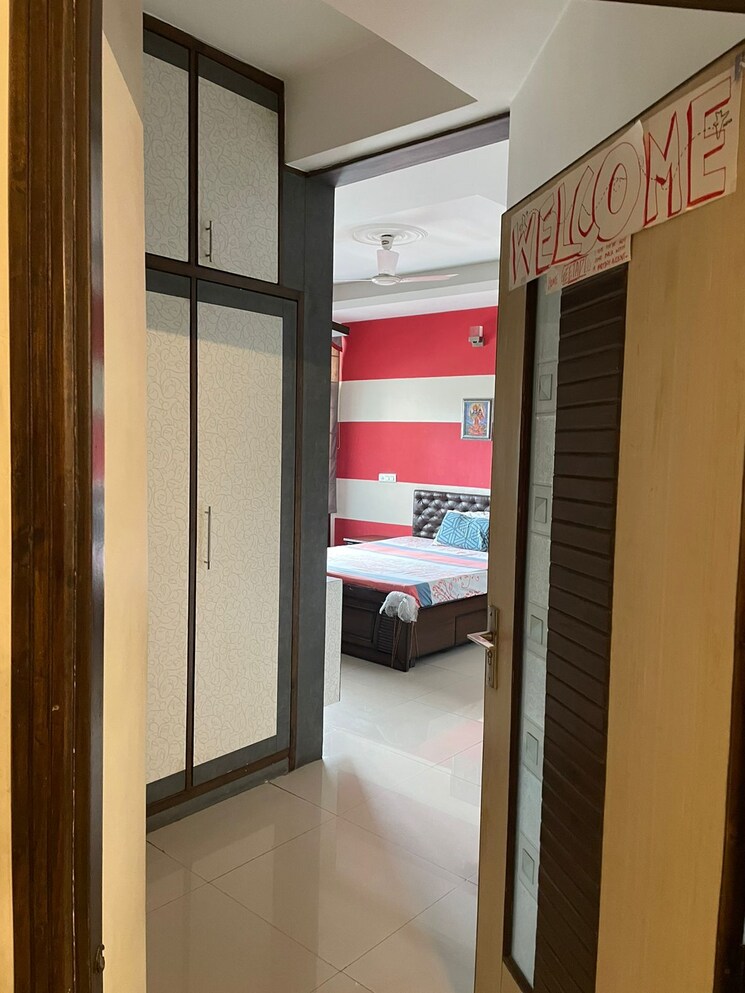 Room, sector 20 3 Bedroom 1800 Sq.Ft. Apartment In Sector 20 Panchkula 8805250