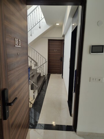 Building Lobby in 3 BHK Apartment at Smart World Orchard, Sector 61 – for Sale