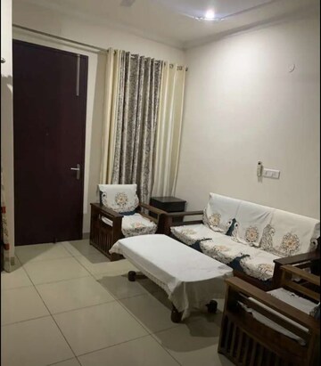 Master Bedroom in 3 BHK Builder Floor at Sector 40 – for Rent