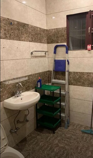 Bathroom in 3 BHK Builder Floor at Sector 40 – for Rent