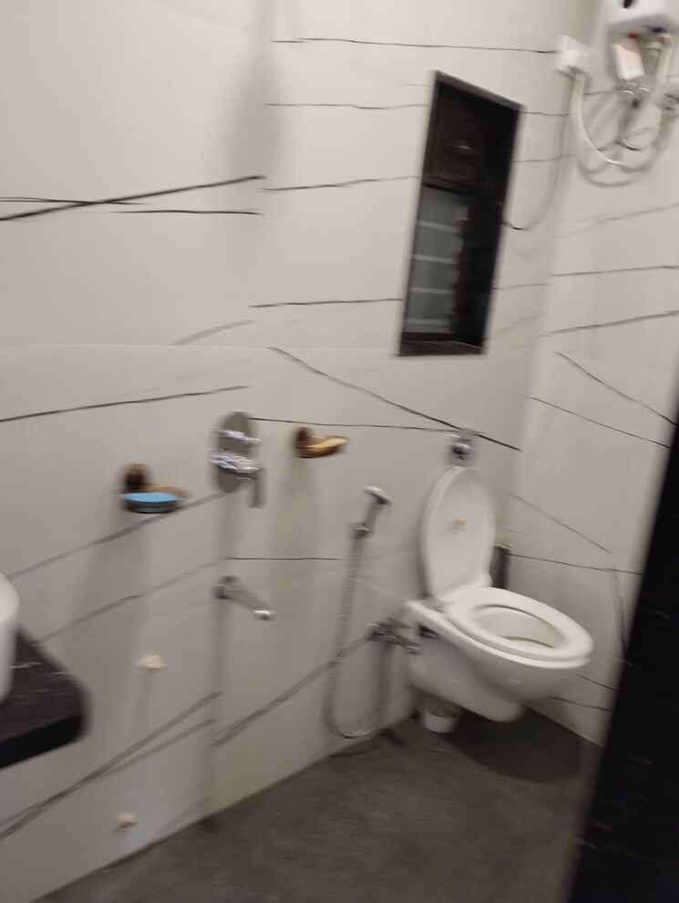 Bathroom, lalani-grandeur 1 Bedroom 400 Sq.Ft. Apartment In Goregaon East Mumbai 8805275