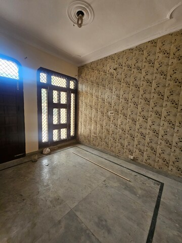 Building Lobby in 2 BHK Builder Floor at Sector 9a – for Rent