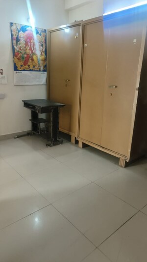 Room in 3 BHK Apartment at Aims Golf City, Sector 75 – for Sale