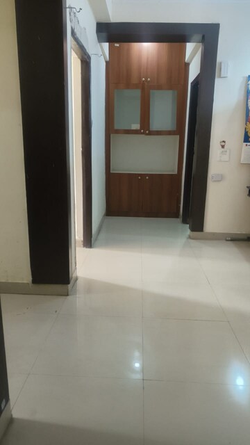 Room in 3 BHK Apartment at Aims Golf City, Sector 75 – for Sale