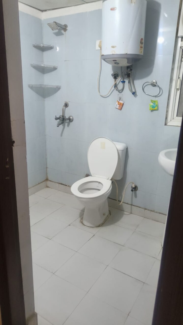 Bathroom, aims-golf-city 3 Bedroom 1350 Sq.Ft. Apartment In Sector 75 Noida 8805279