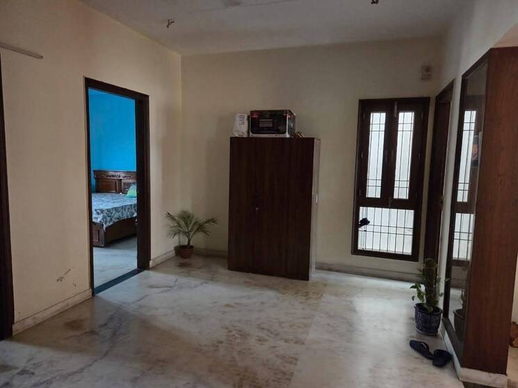 Room, sector 7 2 Bedroom 200 Sq.Yd. Builder Floor In Sector 7 Gurgaon 8805282