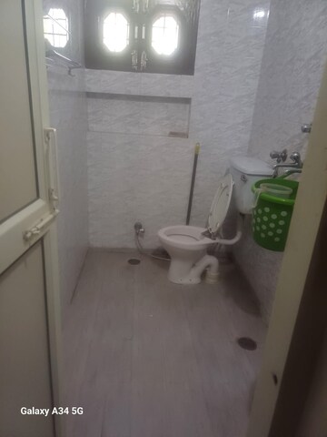 Bathroom in 1 BHK Builder Floor at Sector 49 – for Rent