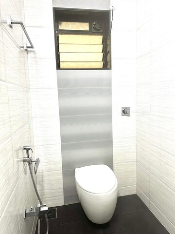 Bathroom in 2.5 BHK Apartment at Thane West – for Rent