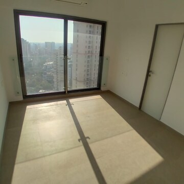 Room in 2 BHK Apartment at Kanakia Silicon Valley, Powai – for Rent