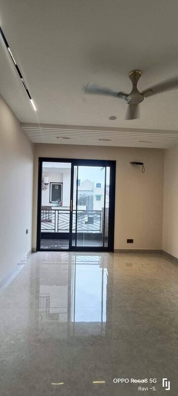Room in 3 BHK Apartment at Hero Homes Palatial, Sector 104 – for Sale
