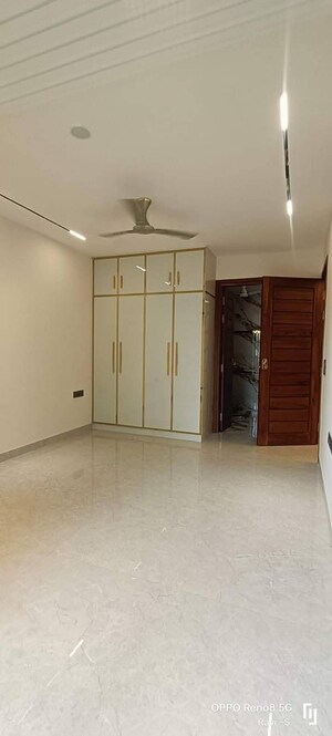 Room in 3 BHK Apartment at Hero Homes Palatial, Sector 104 – for Sale
