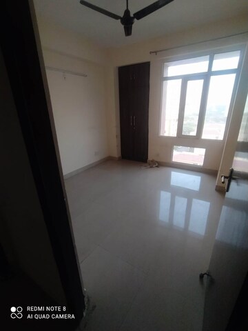 Room in 2 BHK Apartment at Supertech Czar Suites, Omicron I Greater Noida – for Sale