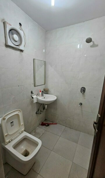 Bathroom in 3 BHK Builder Floor at New Rajinder Nagar – for Rent