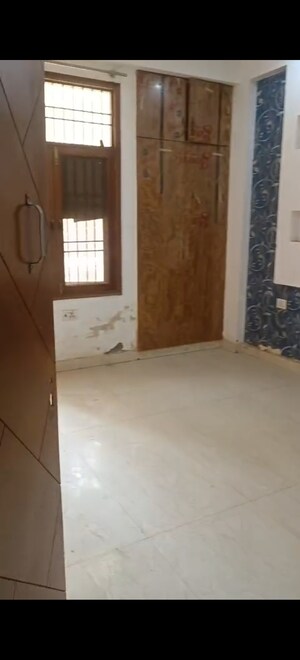 Room in 3 BHK Builder Floor at Niti Khand ii – for Sale