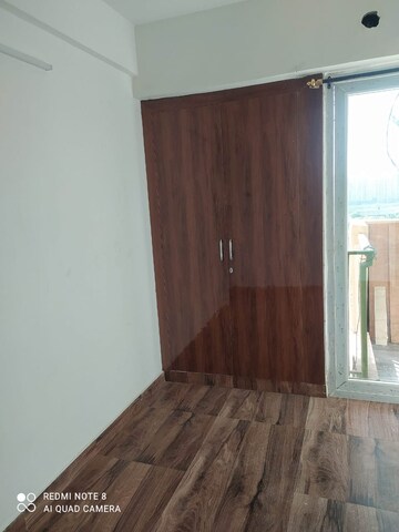 Room in 2 BHK Apartment at Supertech Czar Suites, Omicron I Greater Noida – for Rent