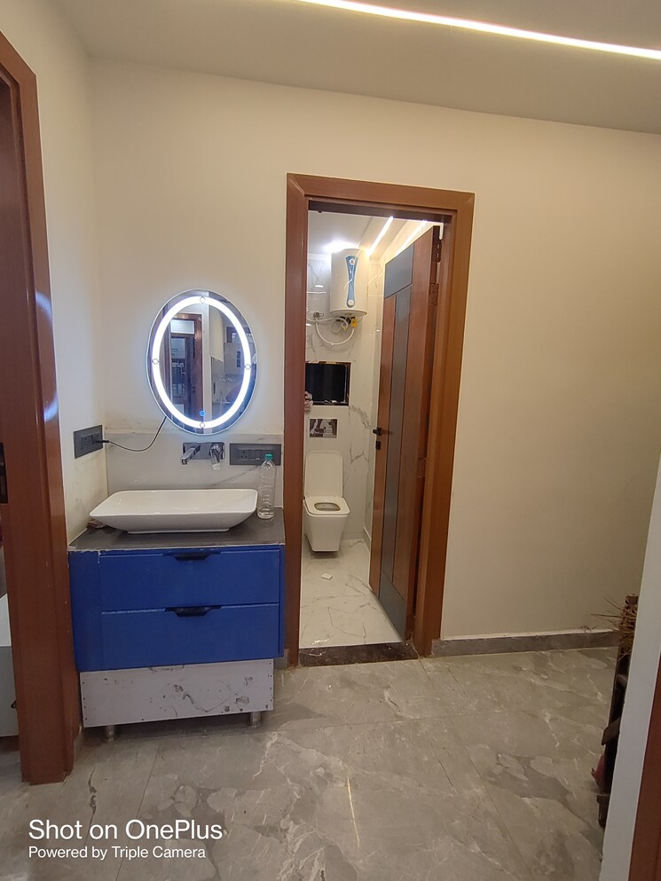 Bathroom, nawada 2 Bedroom 75 Sq.Yd. Builder Floor In Nawada Delhi 8805423