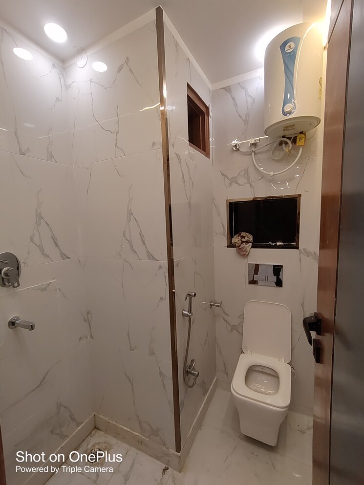 Bathroom, nawada 2 Bedroom 75 Sq.Yd. Builder Floor In Nawada Delhi 8805423