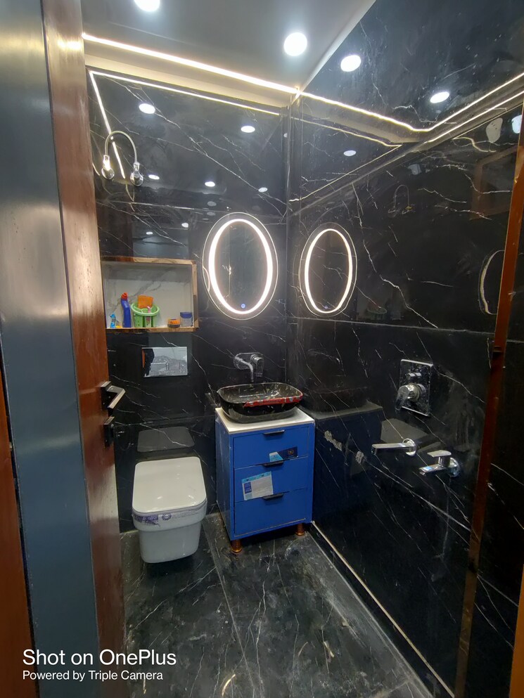 Attached Bathroom, nawada 2 Bedroom 75 Sq.Yd. Builder Floor In Nawada Delhi 8805423