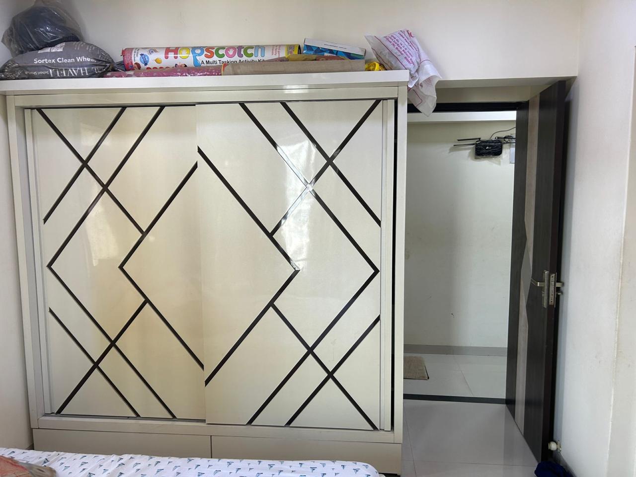 2 BHK Apartment For Sale in Swapnalok Towers