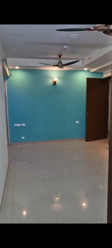 Room in 2 BHK Apartment at Prateek Grand Paeonia, Krishna Vihar – for Rent