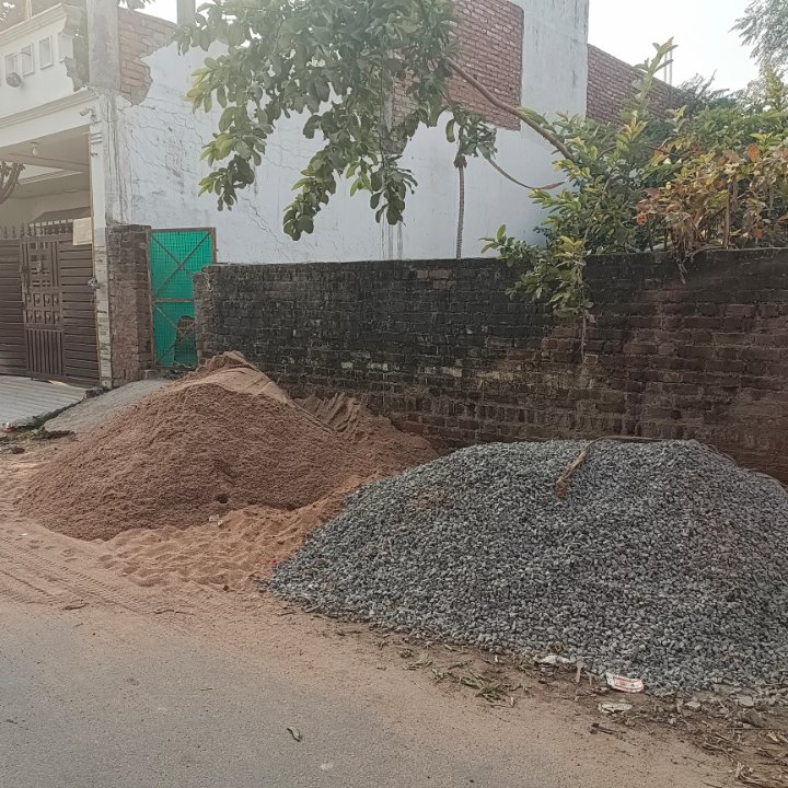 Plot For Sale in Amausi