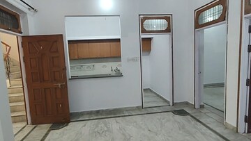 Room in 2 BHK Villa at Gomti Nagar – for Rent