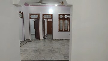 Room in 2 BHK Villa at Gomti Nagar – for Rent
