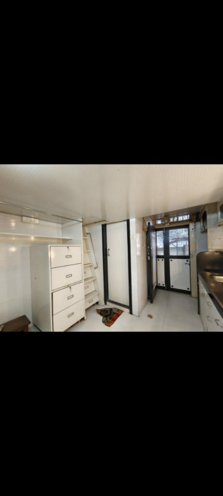 Team Area, nav-dadar-chs Commercial Office Space 200 Sq.Ft. In Dadar West Mumbai 8805450