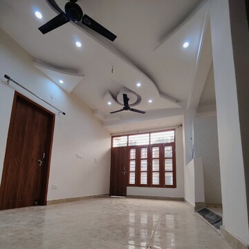 Master Bedroom in 2 BHK Apartment at Sahastradhara Road – for Rent