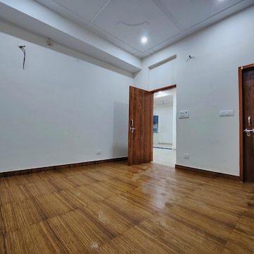 Master Bedroom in 2 BHK Apartment at Sahastradhara Road – for Rent