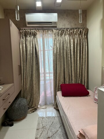 Master Bedroom in 2 BHK Apartment at Omkar Alta Monte, Malad East – for Rent