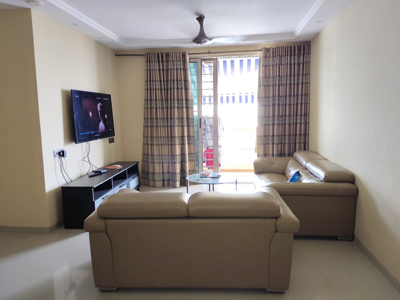 2.5 BHK Apartment For Rent in Oberoi Springs
