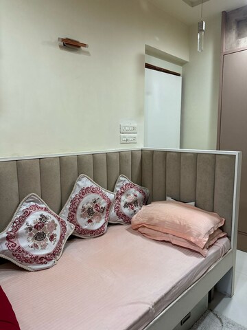 Bedroom in 2 BHK Apartment at Omkar Alta Monte, Malad East – for Rent