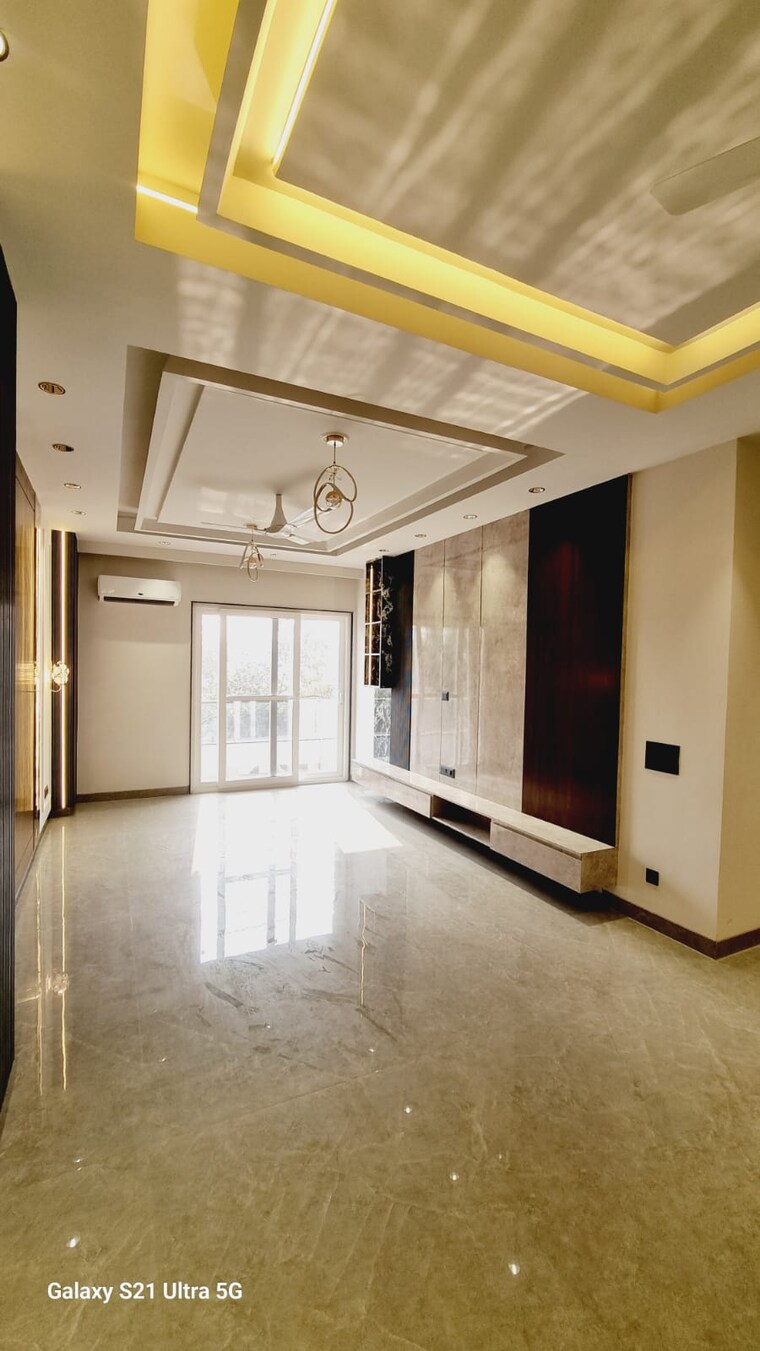 Room, bptp-amstoria-country-floor 3 Bedroom 2025 Sq.Ft. Builder Floor In Sector 102 Gurgaon 8805487