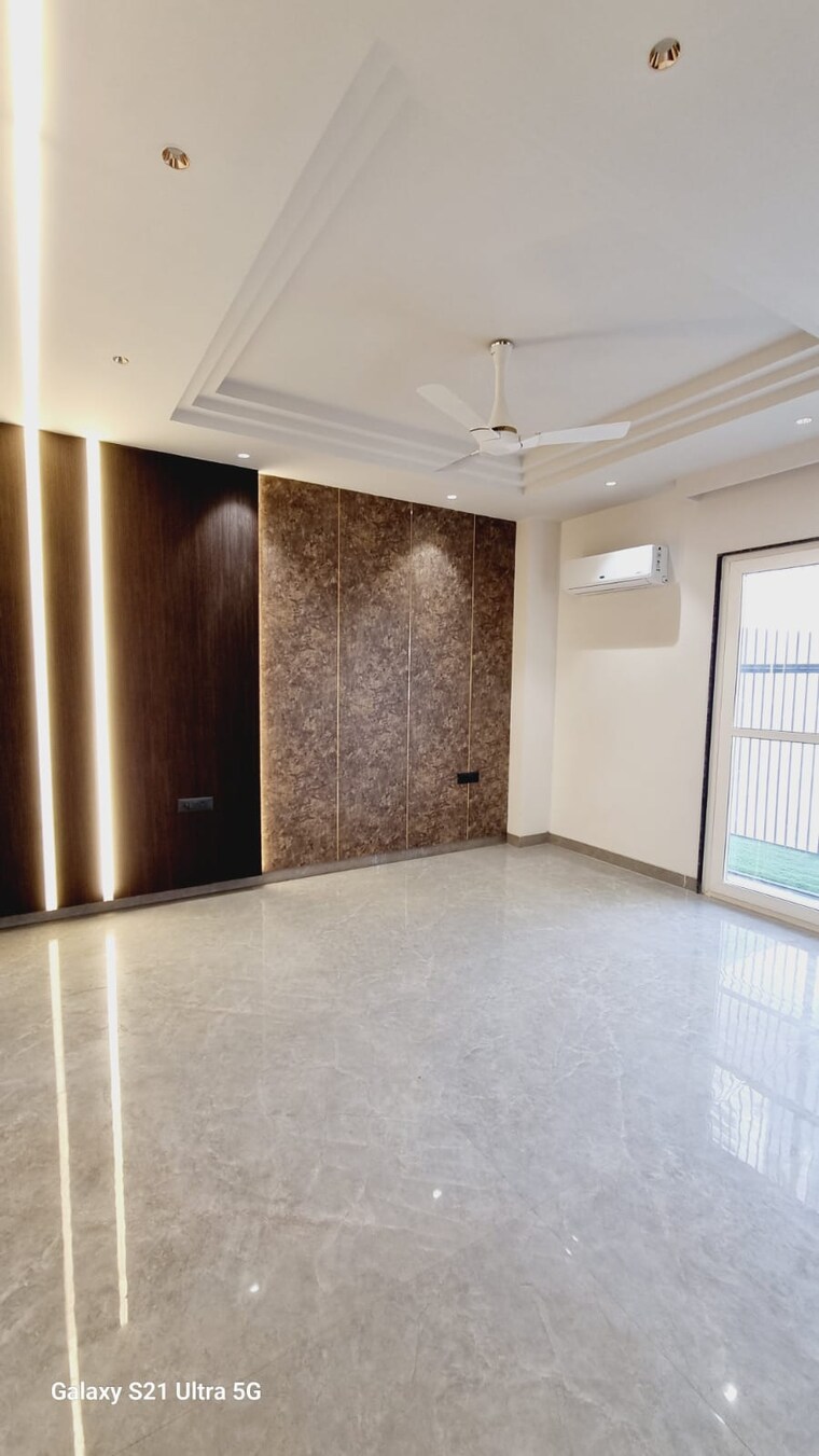 Room, bptp-amstoria-country-floor 3 Bedroom 2025 Sq.Ft. Builder Floor In Sector 102 Gurgaon 8805487