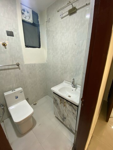 Bathroom in 3 BHK Builder Floor at BPTP Amstoria Country Floor, Sector 102 – for Sale