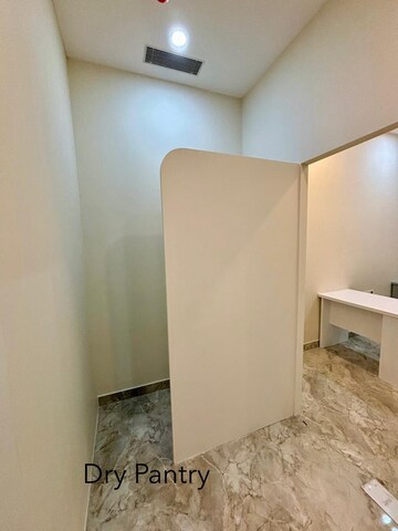  Office Space For Rent in Mani Casadona, New Town