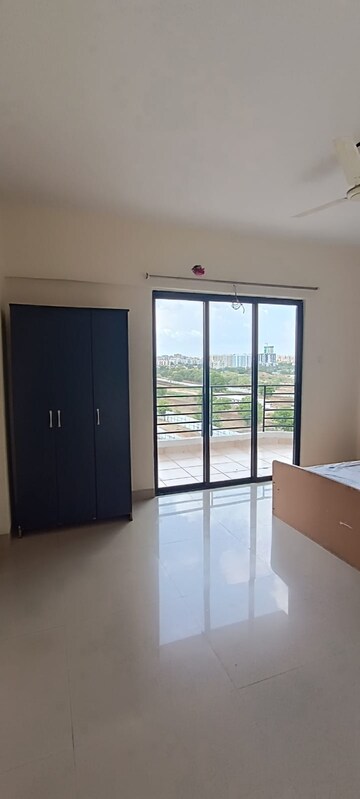 Room in 3.5 BHK Apartment at Sai Canary, Balewadi – for Rent