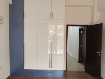 Room in 3 BHK Builder Floor at Sector 4 – for Rent