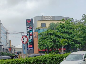  Showroom – Exterior View View at Phoenix Paragon Plaza, Kurla West - for Sale