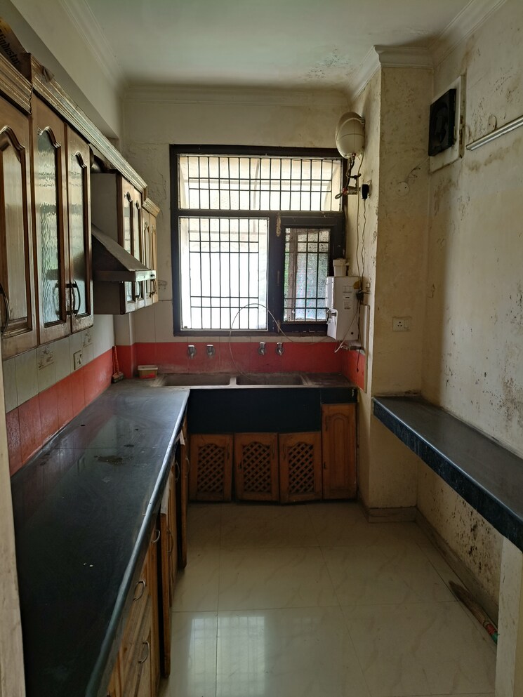 Kitchen, us-pine-homes 3 Bedroom 1850 Sq.Ft. Builder Floor In Dhakoli Zirakpur 8805555