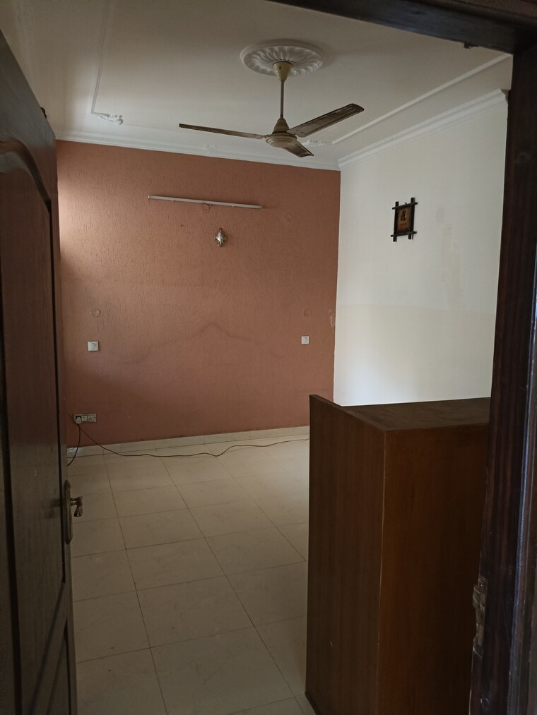 Bathroom, us-pine-homes 3 Bedroom 1850 Sq.Ft. Builder Floor In Dhakoli Zirakpur 8805555
