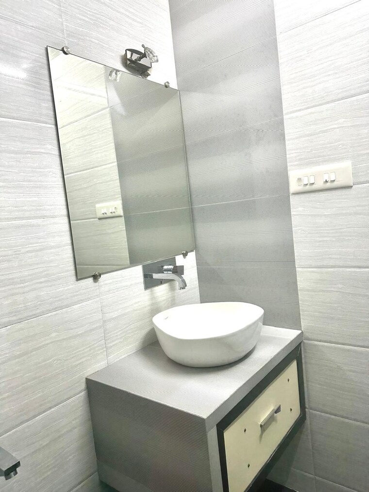 Bathroom, thane west 2.5 Bedroom 950 Sq.Ft. Apartment In Thane West Thane 8805571