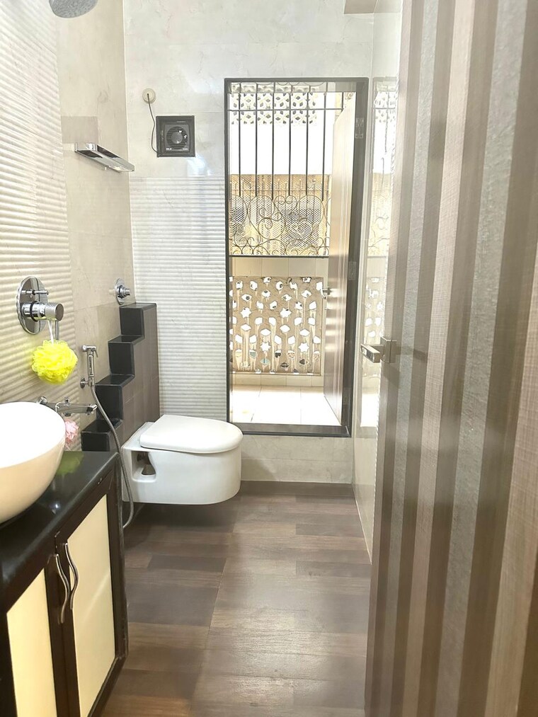 Bathroom, thane west 2.5 Bedroom 950 Sq.Ft. Apartment In Thane West Thane 8805571