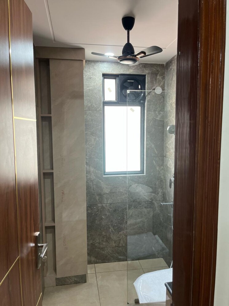 Bathroom, sushant lok iii 3 Bedroom 2700 Sq.Ft. Builder Floor In Sushant Lok Iii Gurgaon 8805695
