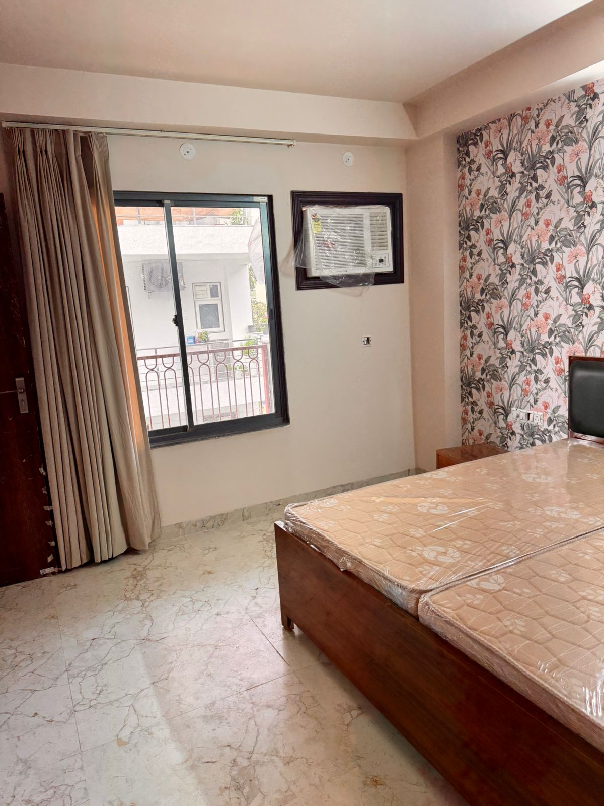 1 BHK + Pooja Room,Servant Room Builder Floor For Rent in Sector 56