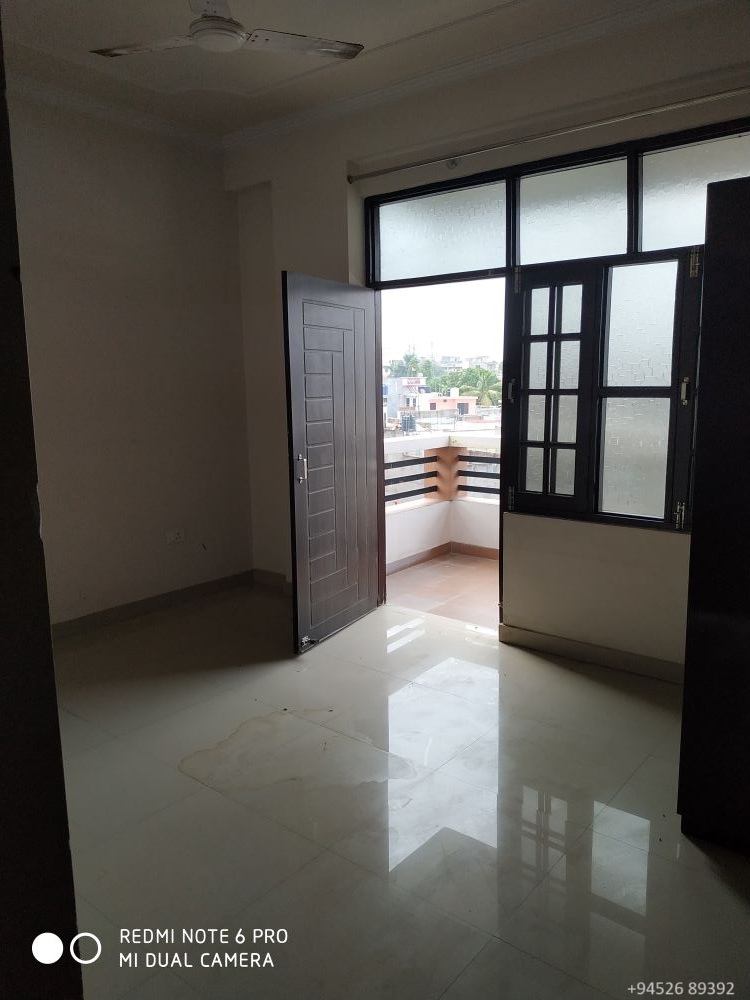 2 BHK + Extra Room Apartment For Sale in Shri Radha Kunj