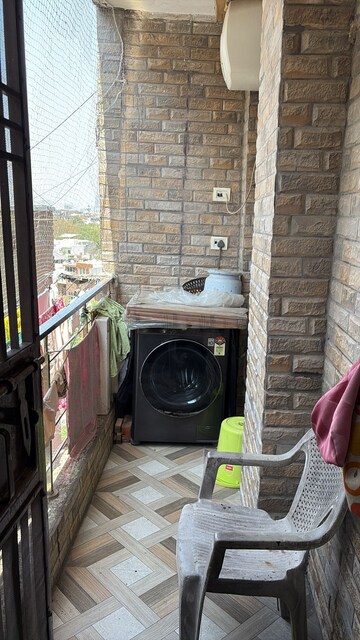 Parking in 2 BHK Builder Floor at Kailash Colony – for Rent