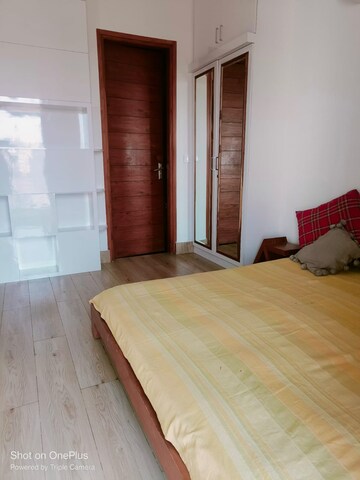 Room in 2 BHK Builder Floor at Sector 57 – for Rent